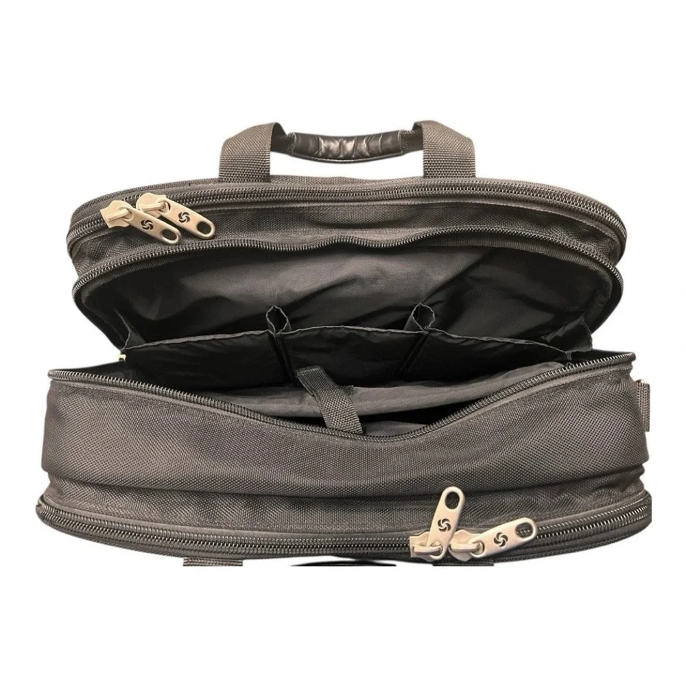 Samsonite 17